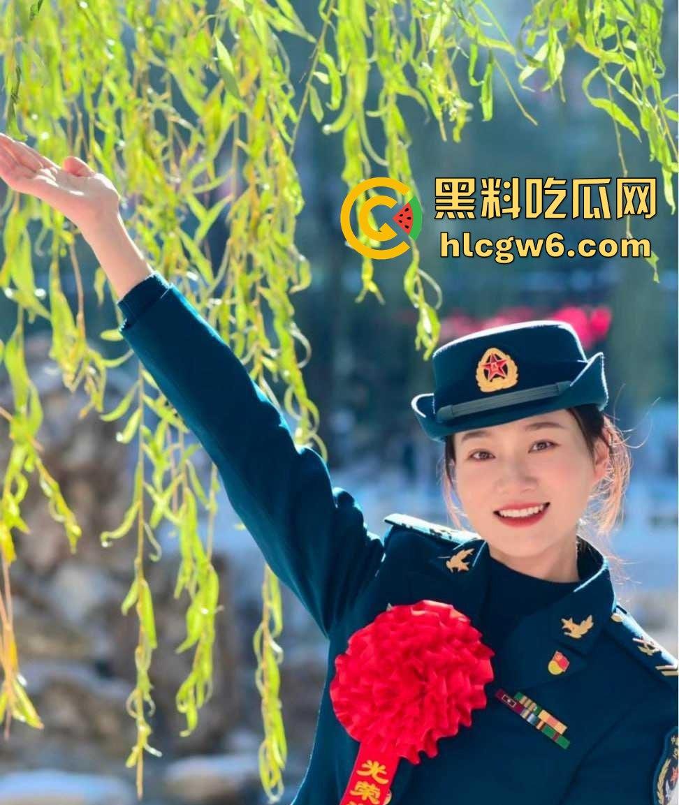 退役警花下海经商服务洋鬼子被按床打桩 又一个制服浪货被操成肉便器 警花传人不如『张津瑜』还想靠肉体上位？