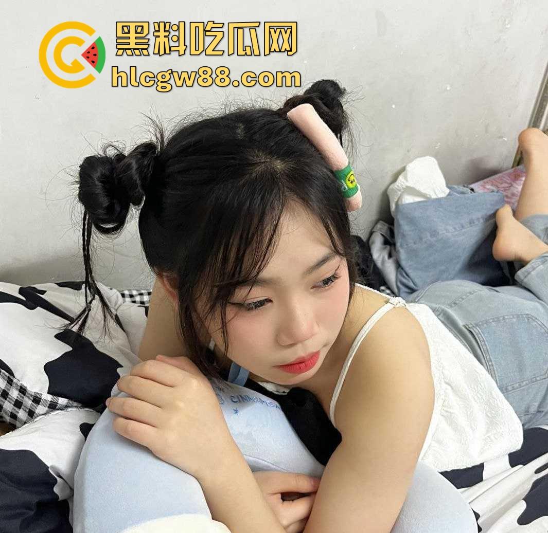 江苏徐州清纯嫩妹【李凝珠】生活照和现实的反差 母狗配丝袜 骚穴随便插 男友炮友直呼太过瘾!