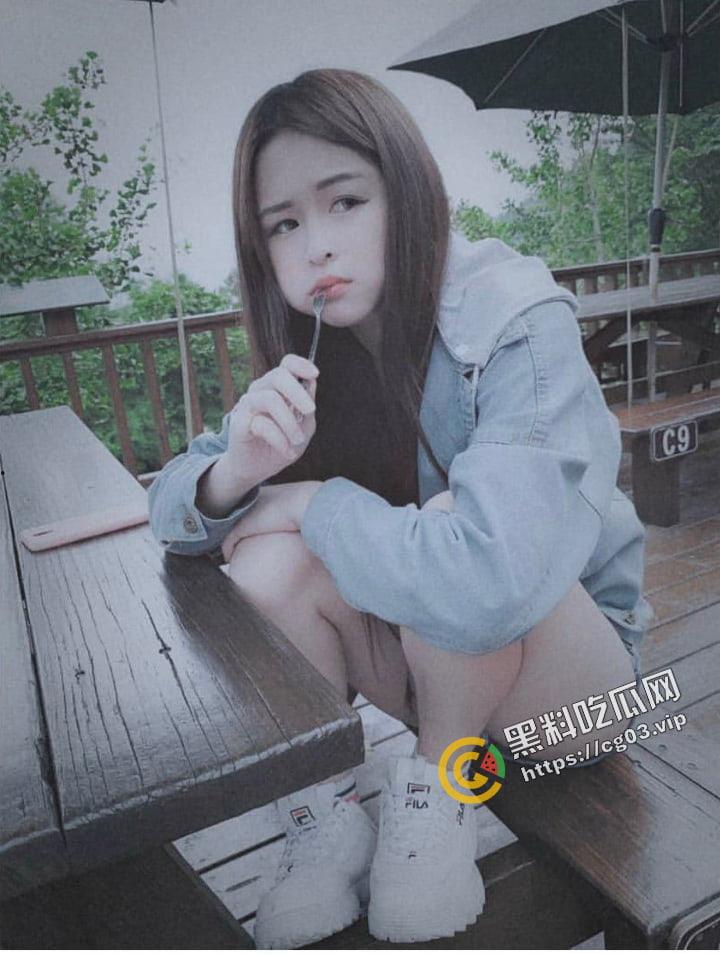 浴血奋战！台湾中山大学 纹身叛逆小妹开房与炮友大玩性爱自拍 年轻人玩的激情 月经期间强闯红灯干