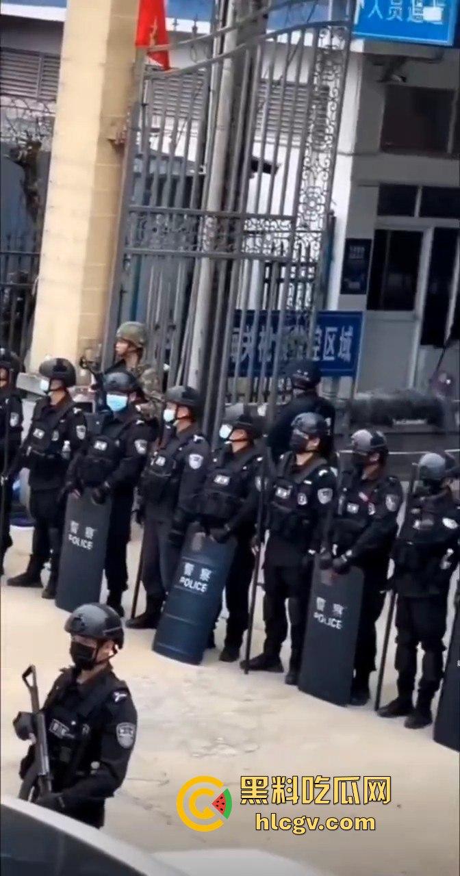 缅甸克钦邦战乱难民潮！百姓涌向腾冲口岸求庇护，中国军队严防死守绝不让难民入境！