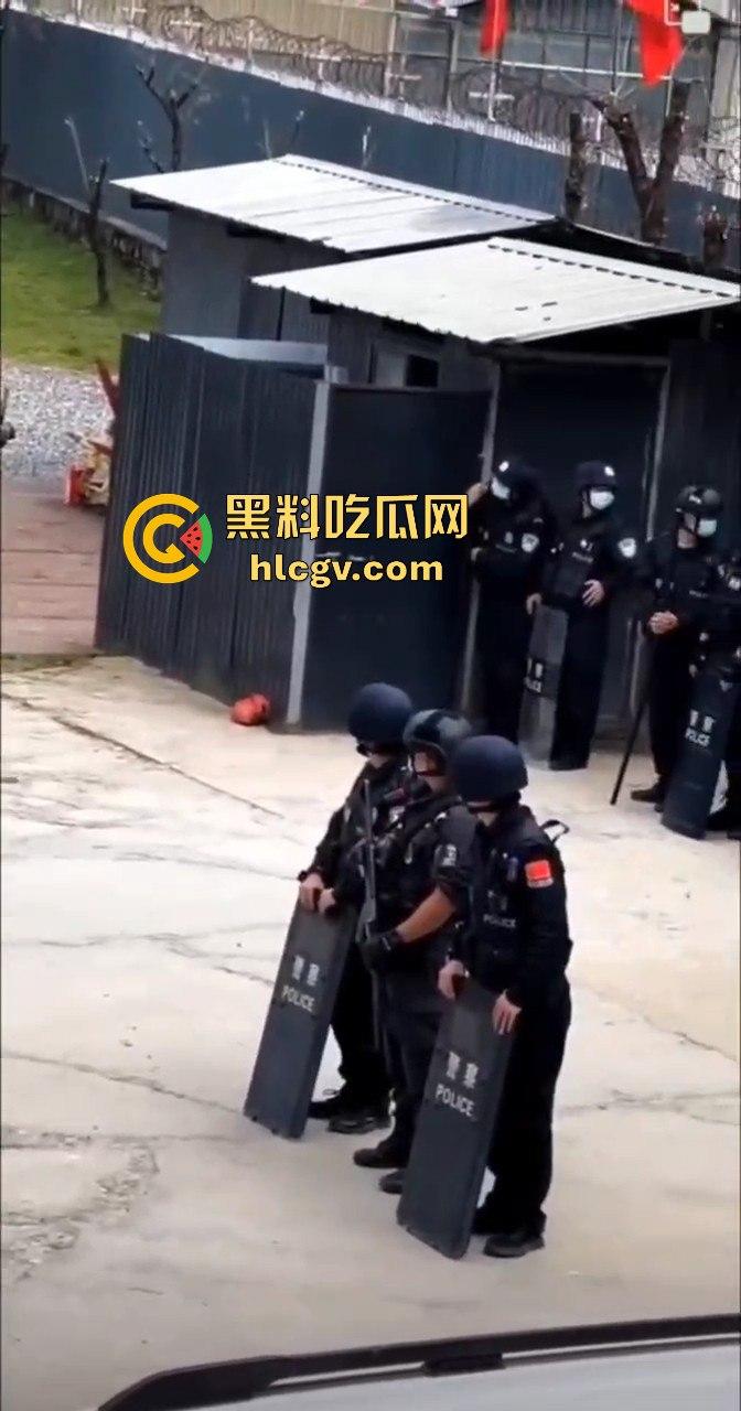 缅甸克钦邦战乱难民潮！百姓涌向腾冲口岸求庇护，中国军队严防死守绝不让难民入境！