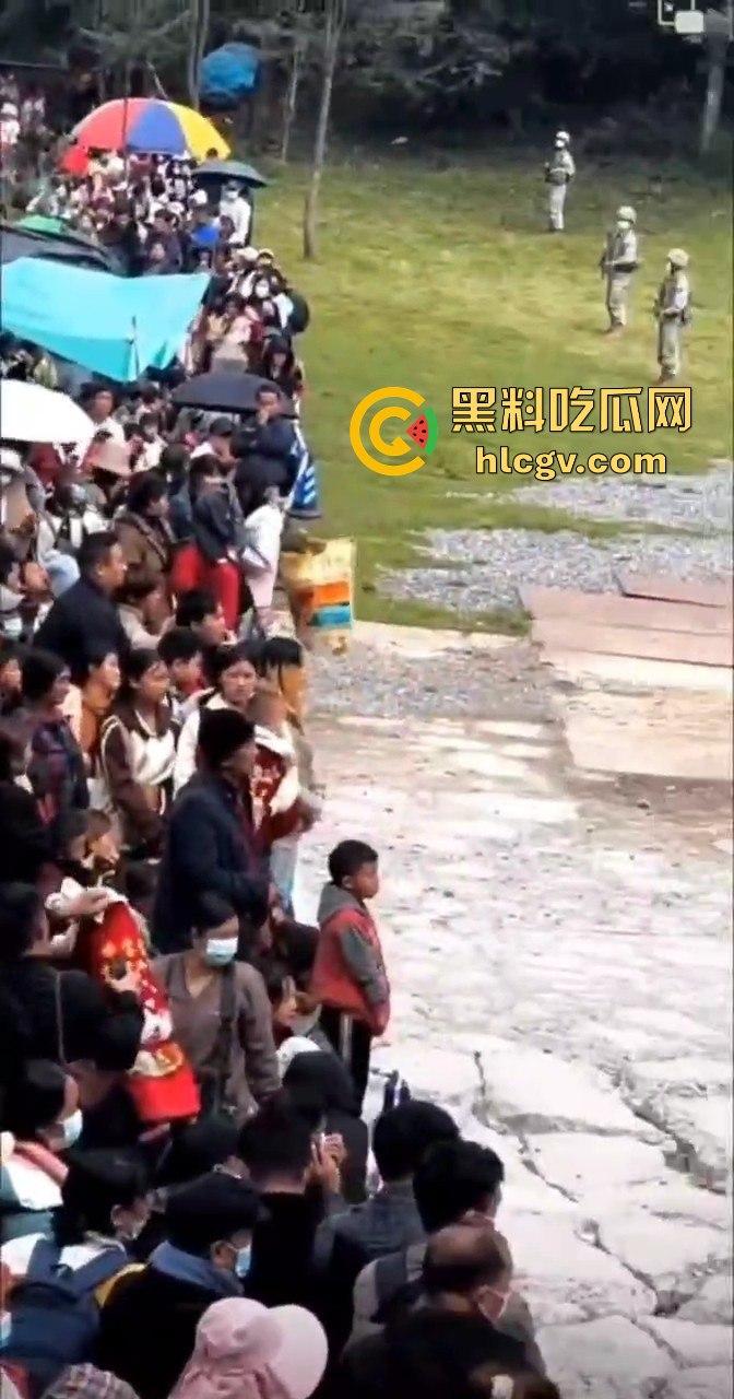 缅甸克钦邦战乱难民潮！百姓涌向腾冲口岸求庇护，中国军队严防死守绝不让难民入境！