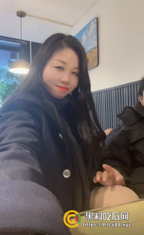 抖音少妇【莲儿】红高跟黑丝自慰视频卖38,做爱片68块随便看,卷成这样400块怕是能操这熟妇的烂逼!