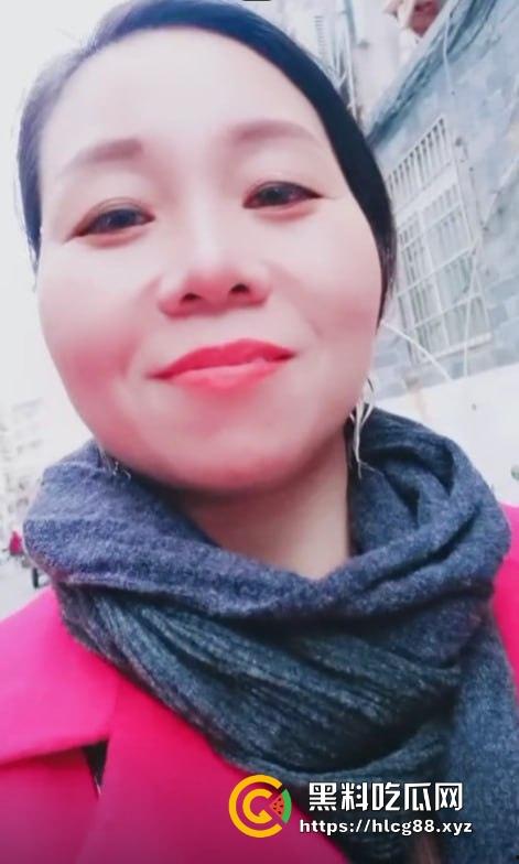 抖音少妇【莲儿】红高跟黑丝自慰视频卖38,做爱片68块随便看,卷成这样400块怕是能操这熟妇的烂逼!