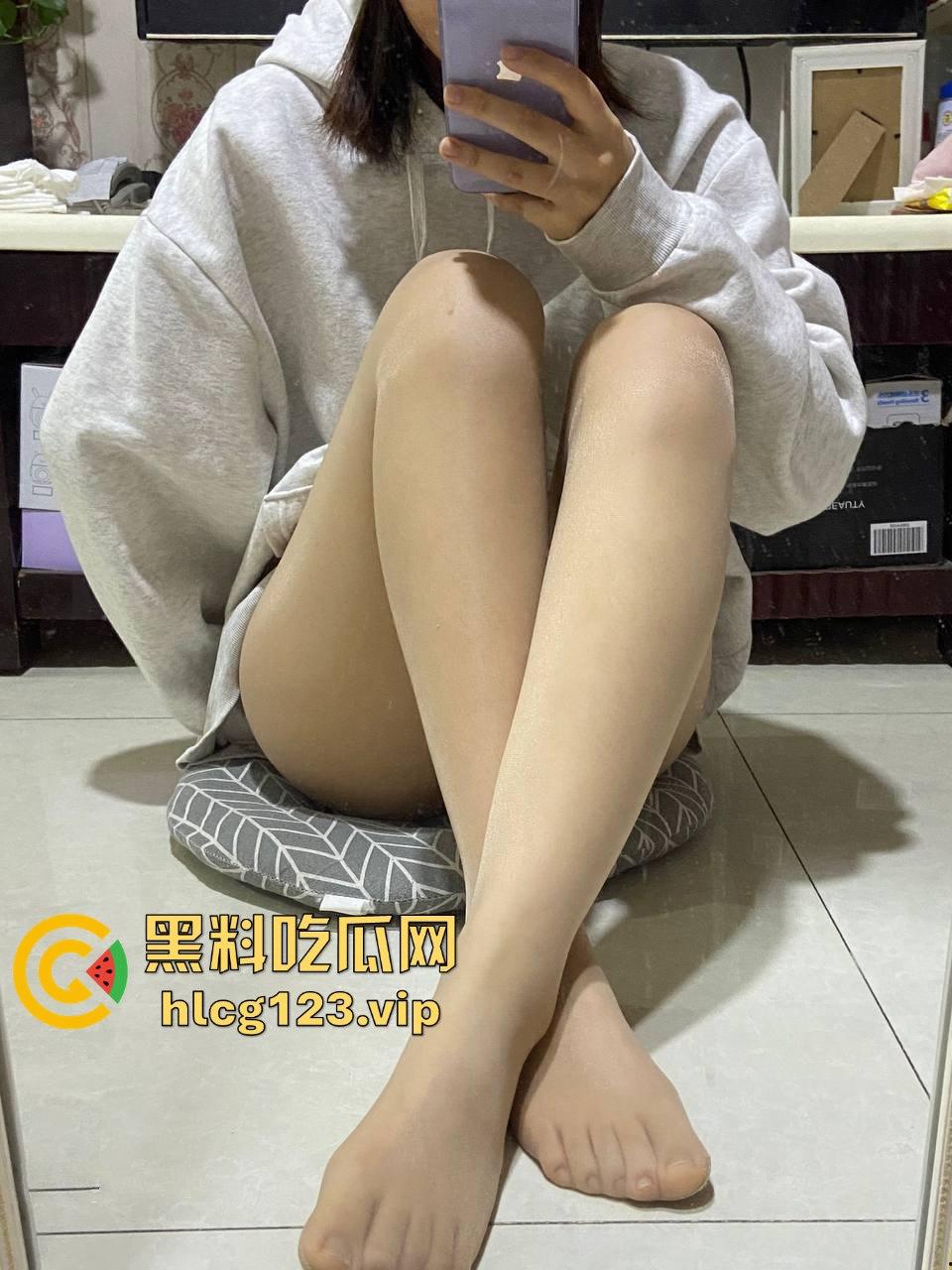 汕头大学约炮门!05年肉丝小学妹被体育生狂插,甜美叫声勾魂,男友干不动的被学长操翻!