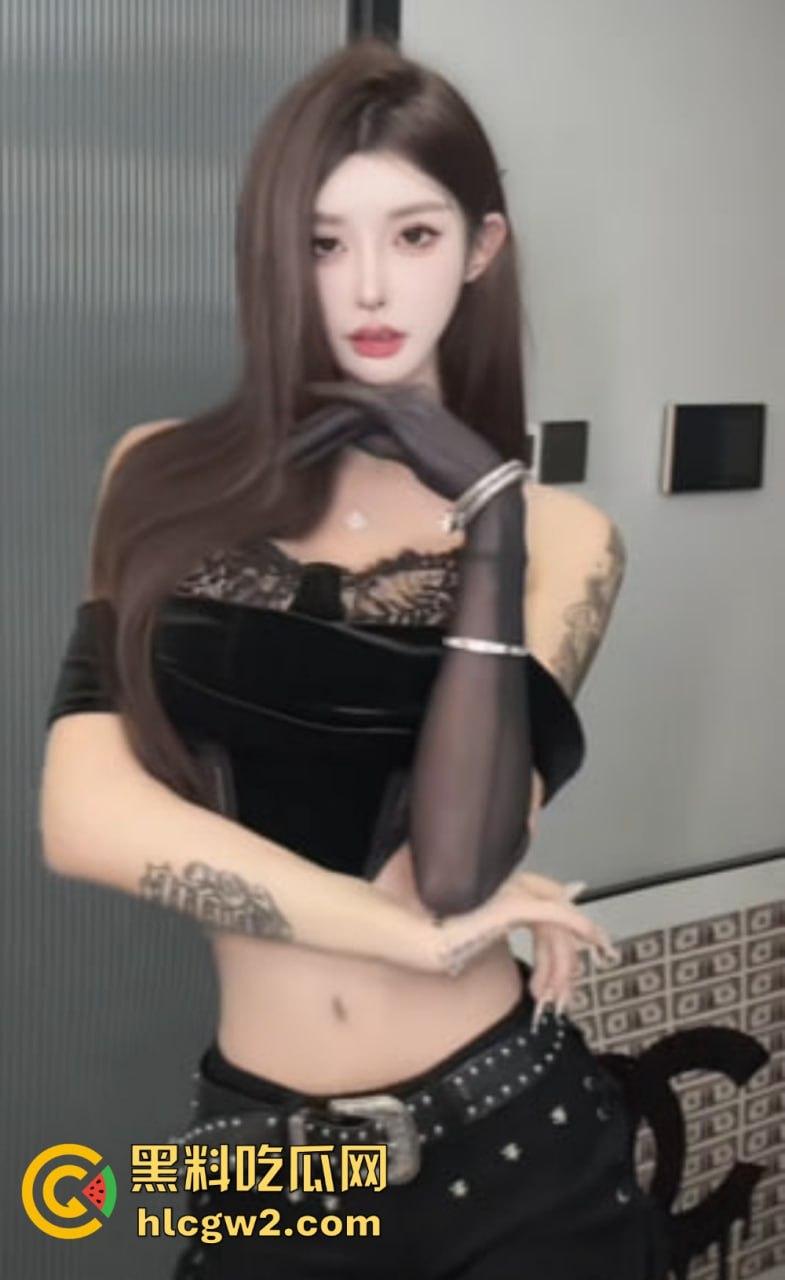 直男慎点！推特174cm高挑女神TS名媛【小草莓】迷晕无知直男体育生，穿小丝袜口爆搞得比真女人还骚！