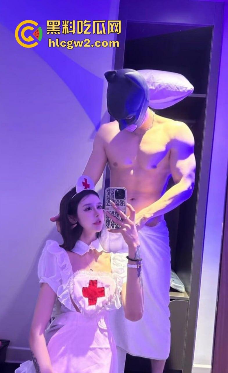 直男慎点！推特174cm高挑女神TS名媛【小草莓】迷晕无知直男体育生，穿小丝袜口爆搞得比真女人还骚！