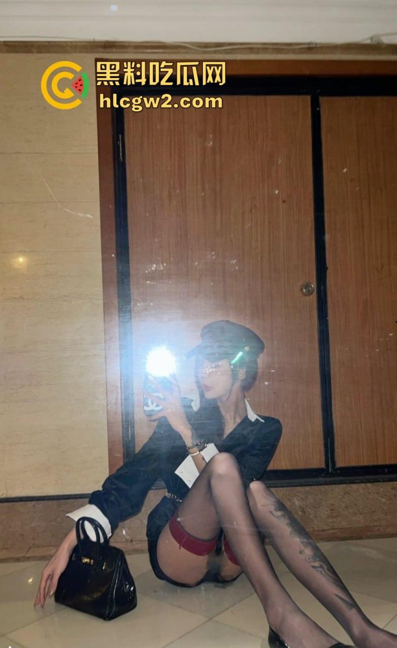 直男慎点！推特174cm高挑女神TS名媛【小草莓】迷晕无知直男体育生，穿小丝袜口爆搞得比真女人还骚！