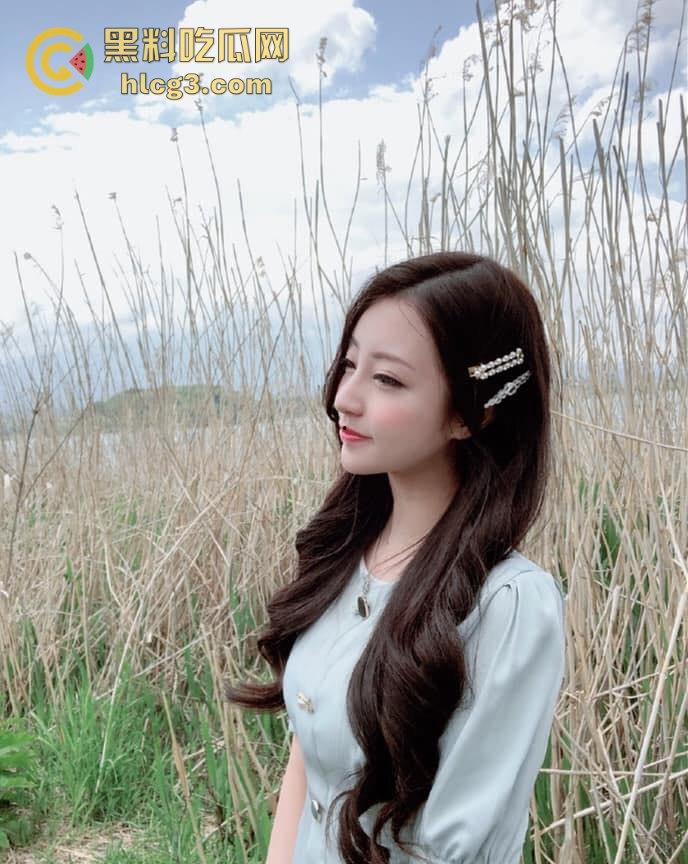 极度反差高颜值清纯女神【晓雅】性爱私拍曝光!白肤大波粉奶头尽显诱惑,私处已被金主玩黑令人心动!