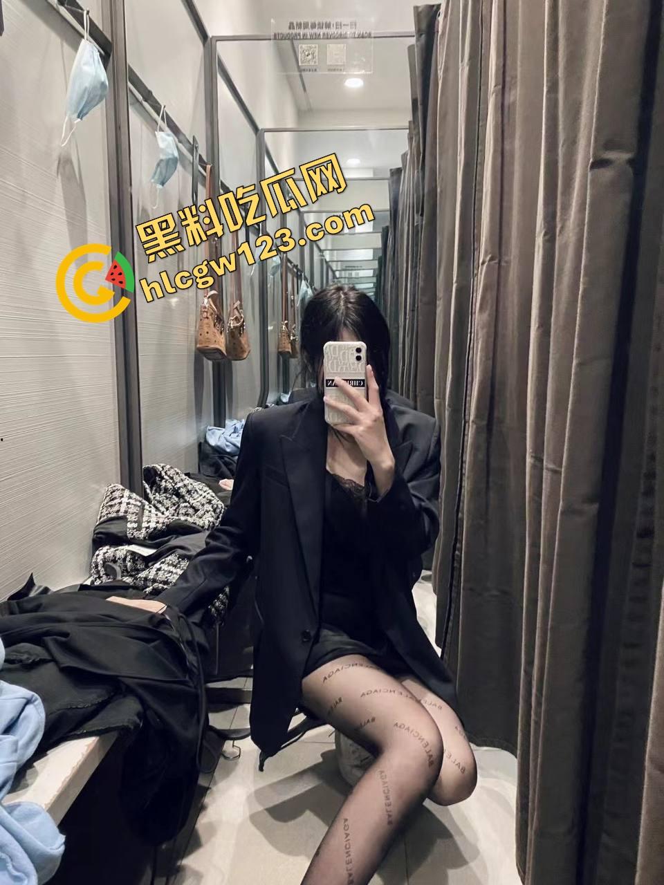 帝都佳乐健身房健身名媛『田尤溪』被爆约炮流出,渔网装白丝黑丝轮番开干,肥臀翘到爆、撸点拉满!