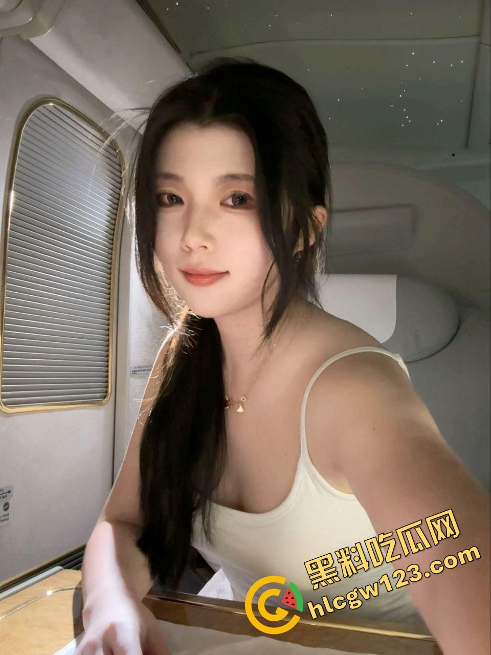 帝都佳乐健身房健身名媛『田尤溪』被爆约炮流出,渔网装白丝黑丝轮番开干,肥臀翘到爆、撸点拉满!