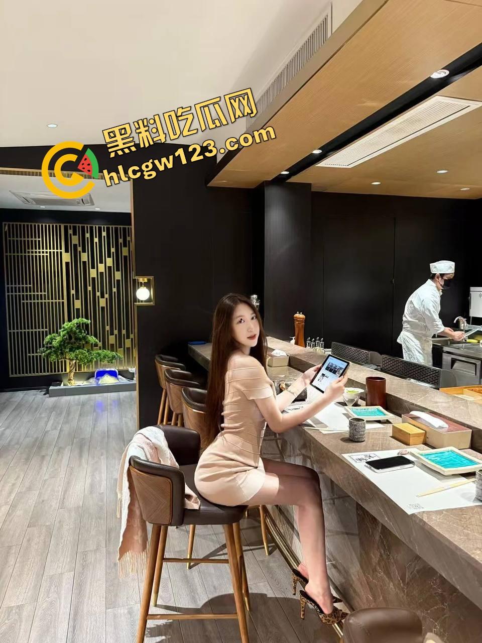 岳母端午串门趁闺女上班勾引女婿大屌狂插,骚逼夹得鸡巴冒火星无套爆射子宫,嫩奶巨乳舔到爽断魂!