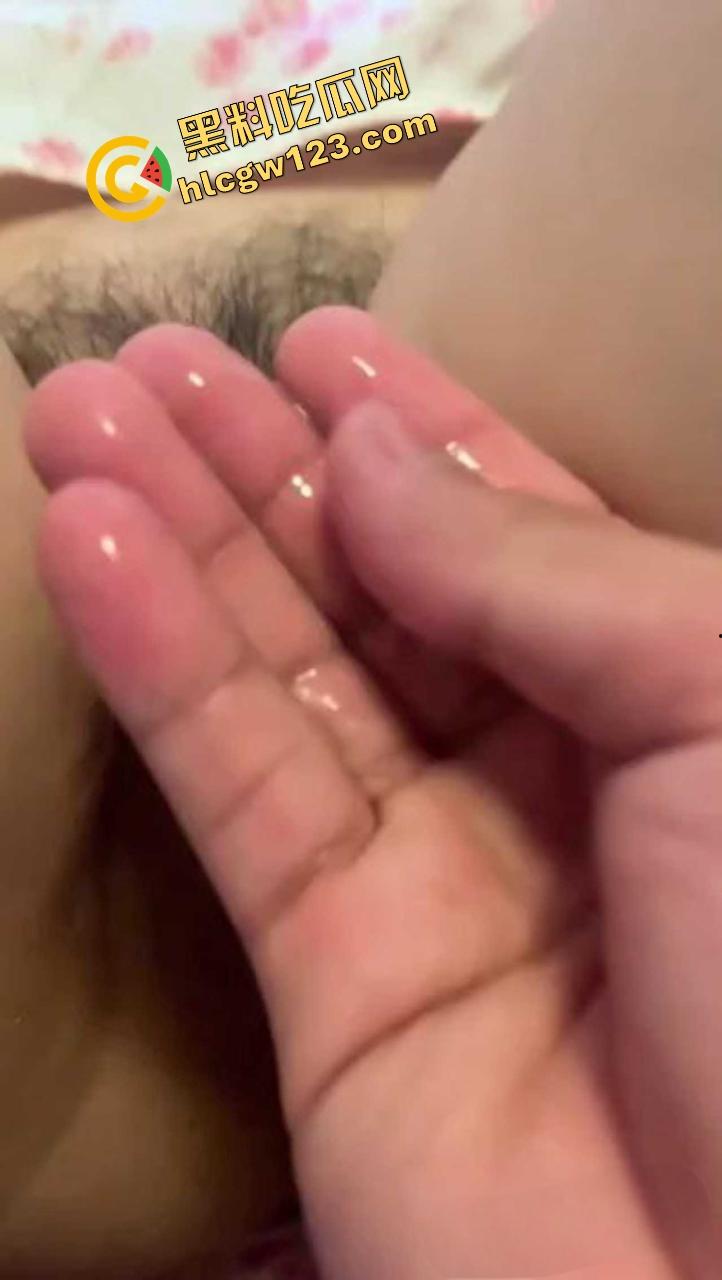 岳母端午串门趁闺女上班勾引女婿大屌狂插,骚逼夹得鸡巴冒火星无套爆射子宫,嫩奶巨乳舔到爽断魂!