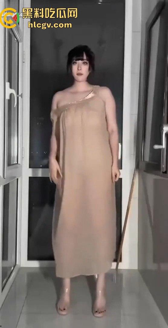 抖音网红开关灯变装骚操作之非常规抖音!美乳摇晃露乳撩人,灯光一暗一明,个个都让人上头!