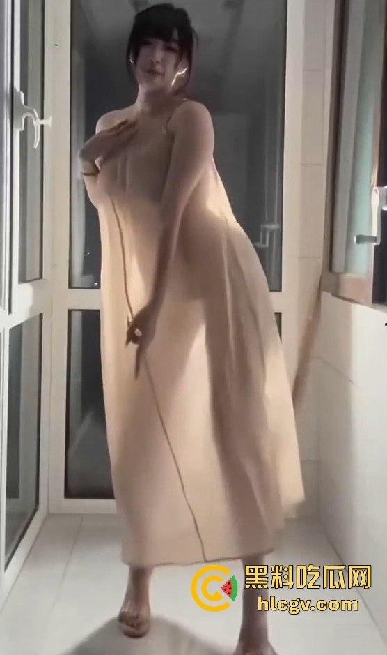 抖音网红开关灯变装骚操作之非常规抖音!美乳摇晃露乳撩人,灯光一暗一明,个个都让人上头!