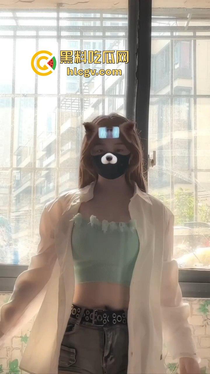 抖音网红开关灯变装骚操作之非常规抖音!美乳摇晃露乳撩人,灯光一暗一明,个个都让人上头!