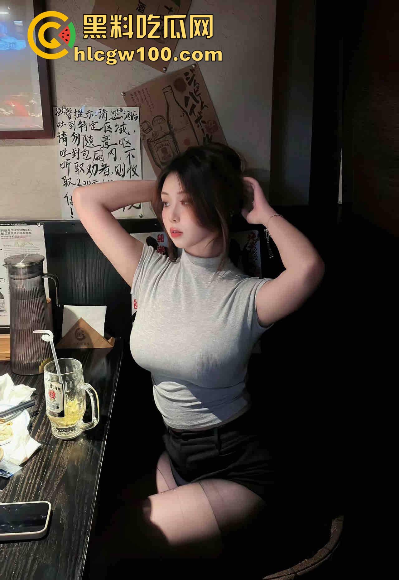 石家庄绿帽奴在线炫耀淫妻老婆边口边自慰 自己把自己玩高潮 脸红喘息骚到不行 瓜友们觉得这种老婆值几彩礼?