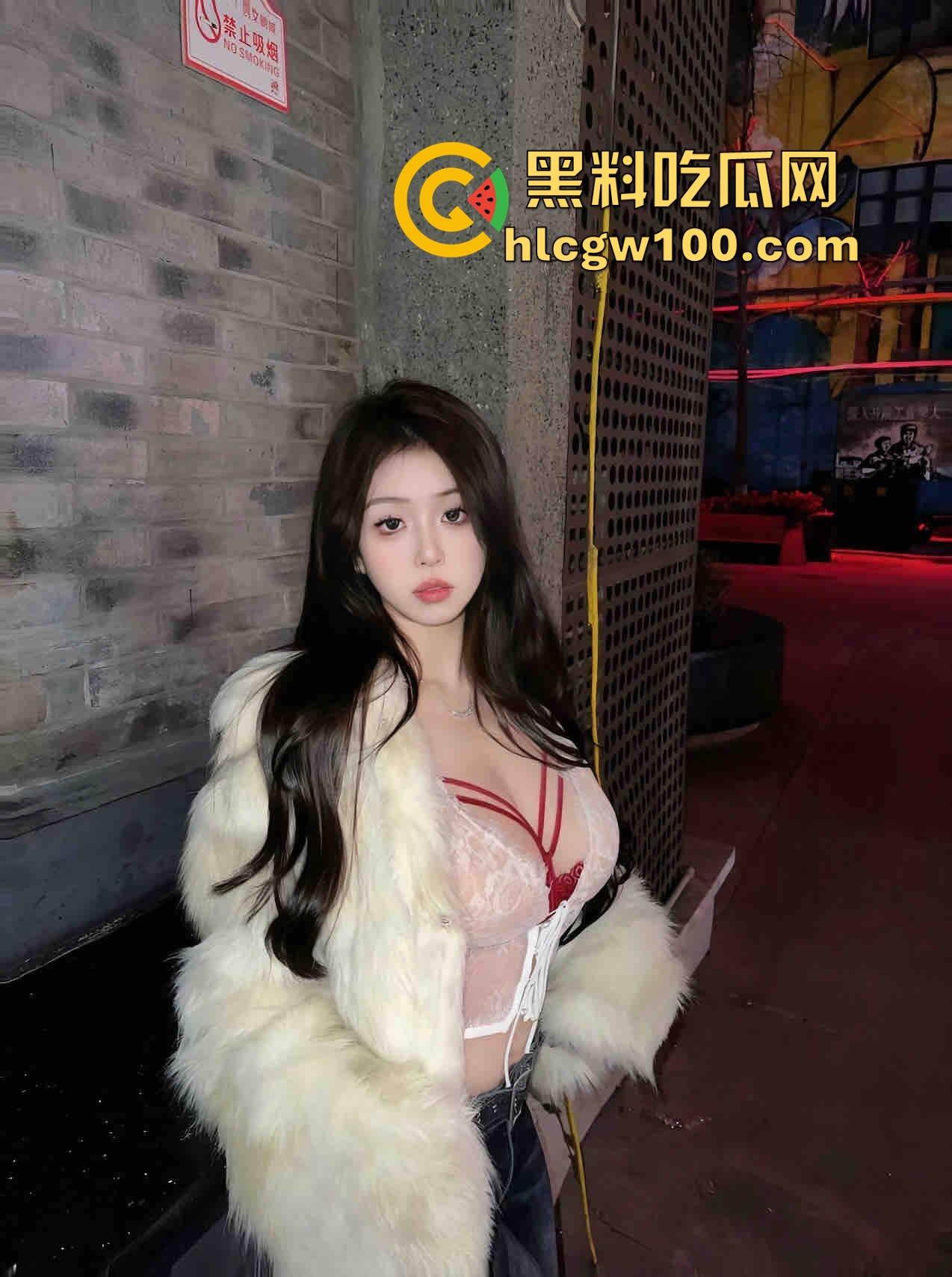 石家庄绿帽奴在线炫耀淫妻老婆边口边自慰 自己把自己玩高潮 脸红喘息骚到不行 瓜友们觉得这种老婆值几彩礼?