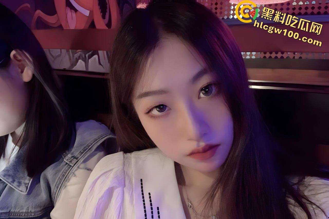 “三不娶”之宁夏中宁阳光幼儿园幼师【杜婧婧】,被网友调教在宿舍展示美腿骚穴福利视频流出