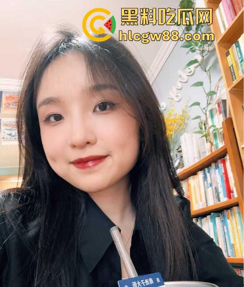 中国传媒大学【白洁】研究生情侣性爱视频曝光 各种舔屌卖骚 无套做爱中出 反差感爆棚!