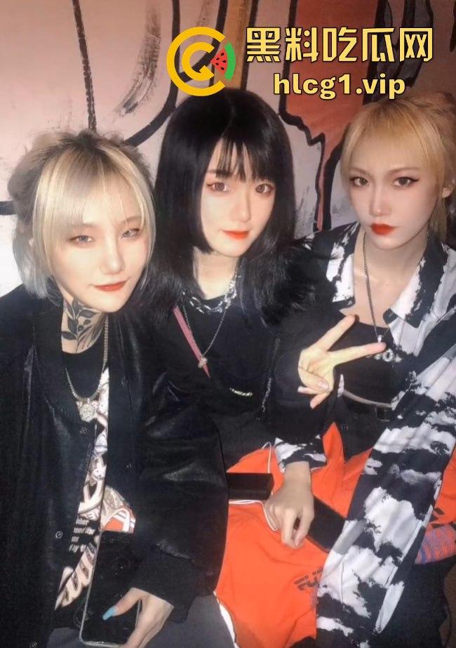 抖音女Rapper『尔晴没吃饱』花臂纹身女神的双面人生!前男友啪啪视频流出,反差婊形象大曝光!