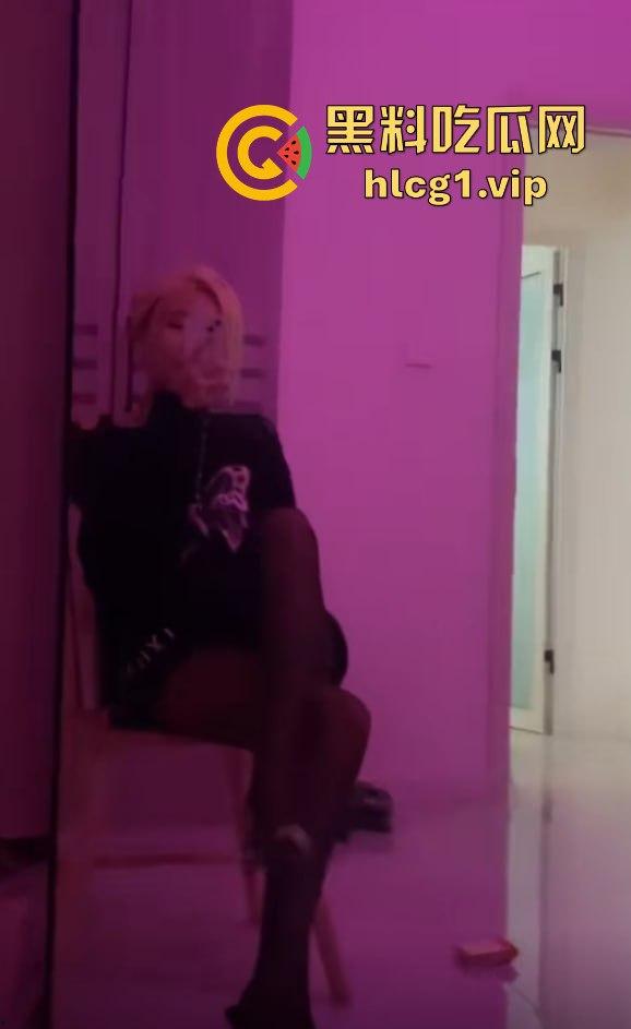 抖音女Rapper『尔晴没吃饱』花臂纹身女神的双面人生!前男友啪啪视频流出,反差婊形象大曝光!