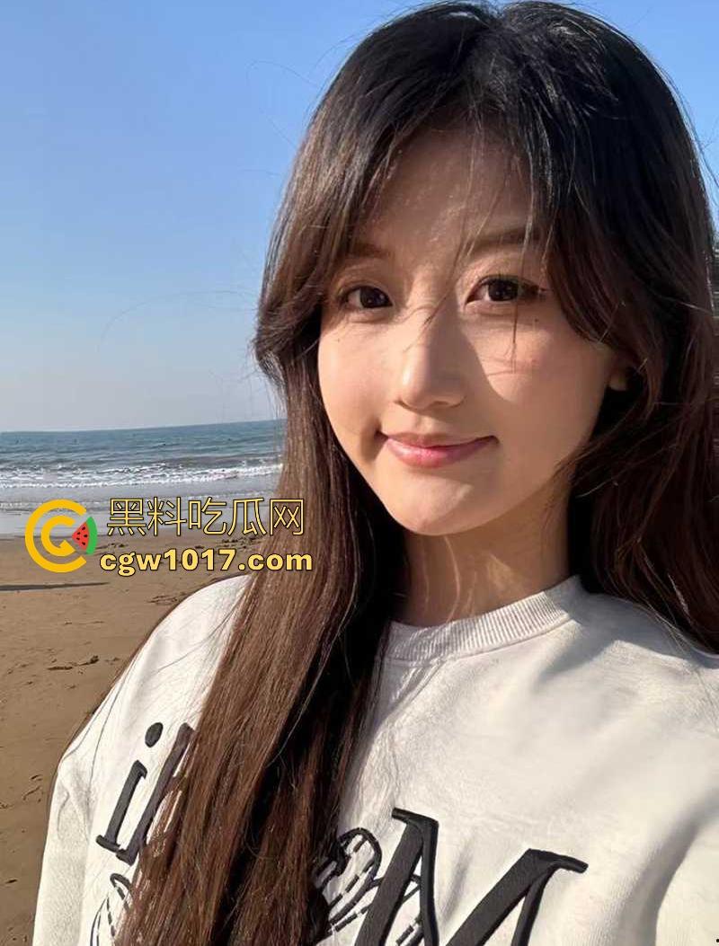 安徽工商学院反差婊【李梦瑶】约炮成瘾,擅长口交深喉,最爱无套内射,跟学长约炮录露脸吸吮挨操淫片,直接骑乘!