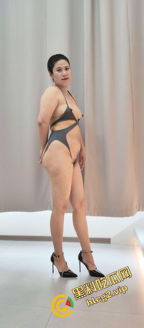 熟女人妻黑木耳自拍曝光!木耳黑得让人直呼看不清了