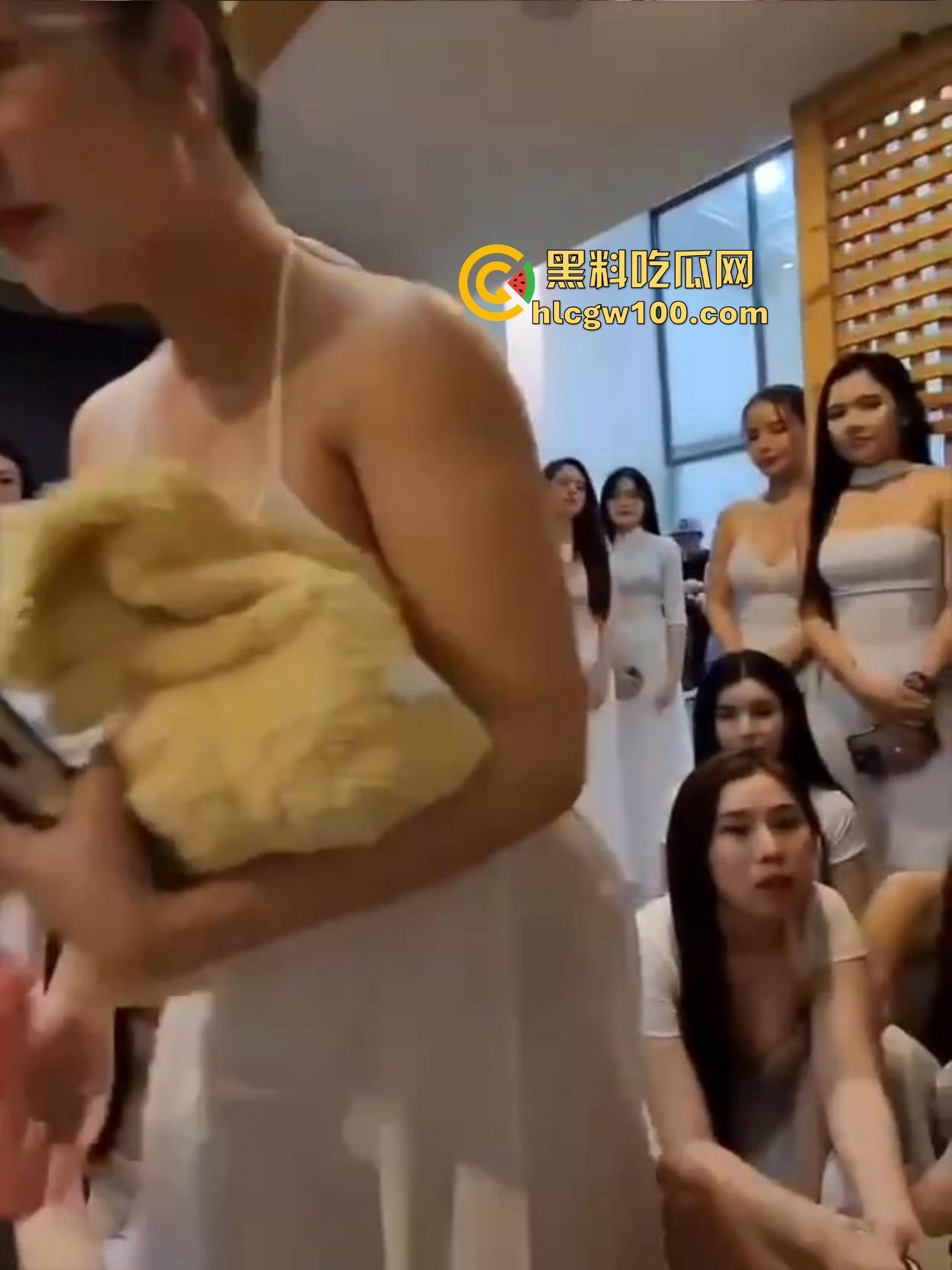 泰国mini版天上人间，选美店小姐姐个个顶级骚货全场嘎嘎乱杀，国内要有这配置就直接起飞了！