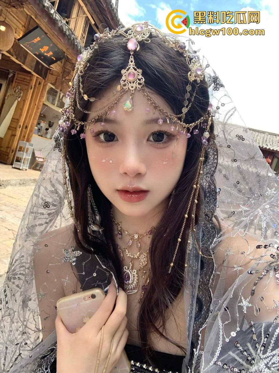 小情侣停车场光着屁股现场造人,野战玩得飞起,邻居拍视频爆出裤子都没脱利索就开干,这也太饥渴了吧!