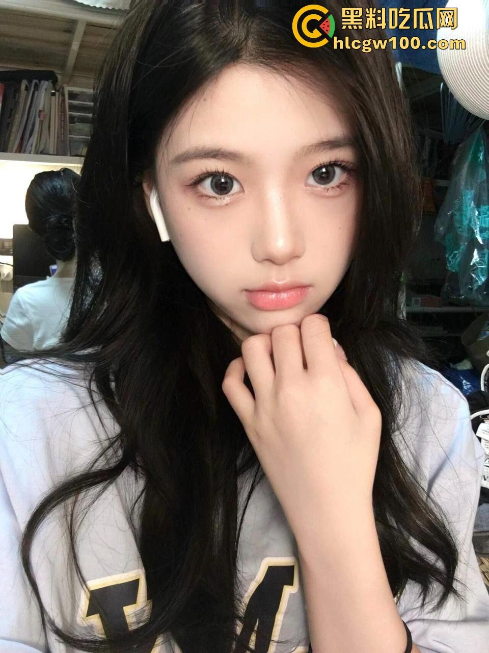 小情侣停车场光着屁股现场造人,野战玩得飞起,邻居拍视频爆出裤子都没脱利索就开干,这也太饥渴了吧!