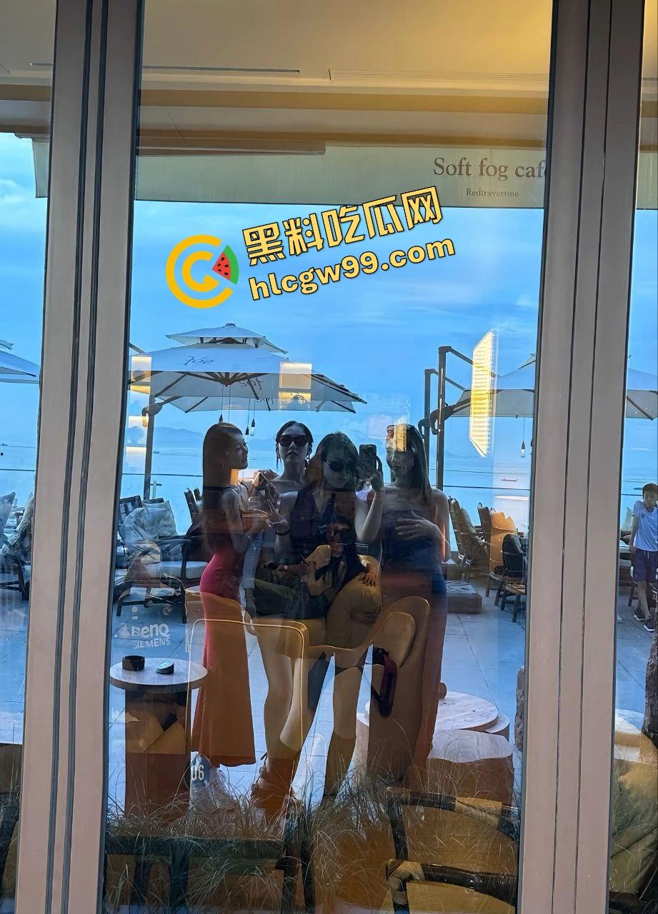 广西北海极品八字奶御姐【林怡】姐妹闺蜜中的反差骚鸡,洗澡发骚露奶上位夹吸后入!独家曝光流出!