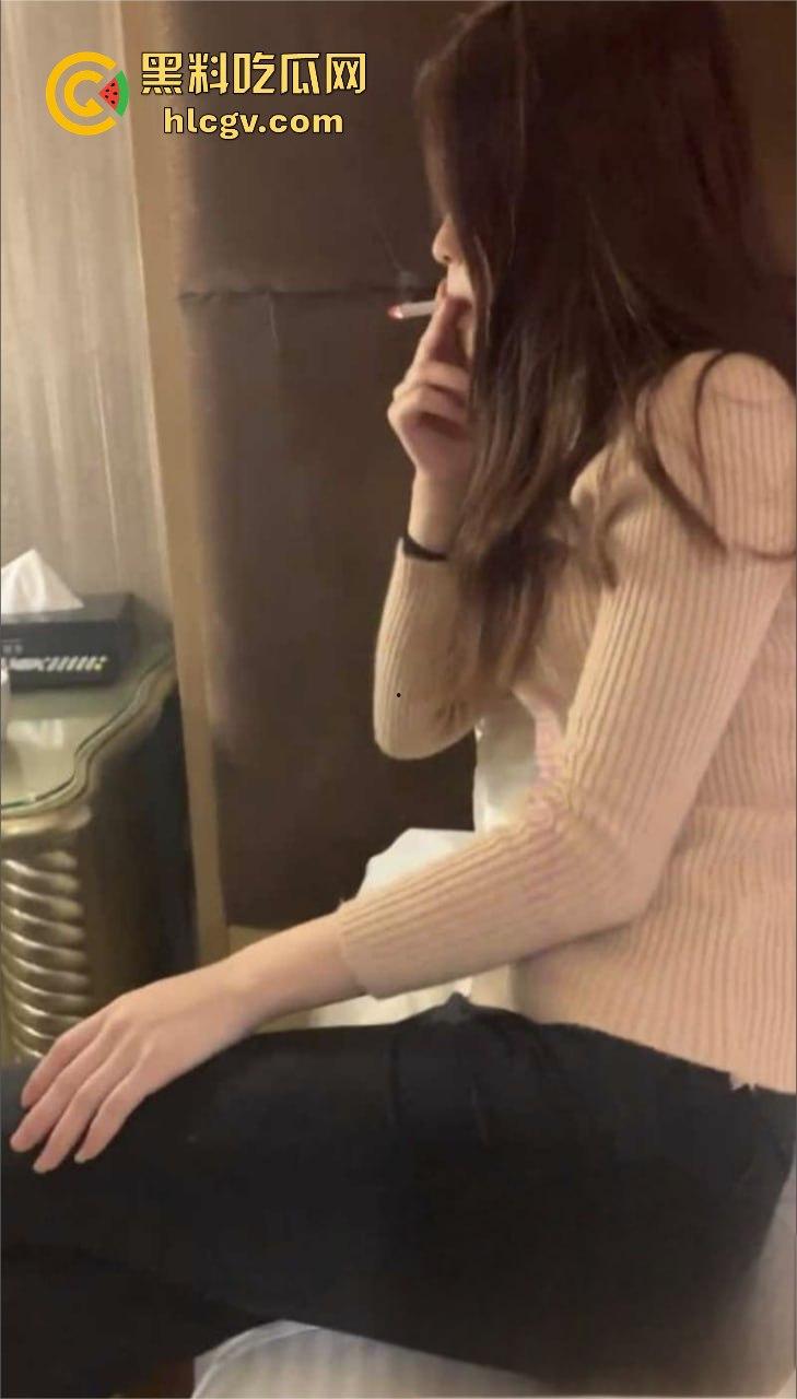 性感台妹【陈颖】清纯外表掩不住骚劲！私下就是只母狗，床上被操到语无伦次只剩淫叫！