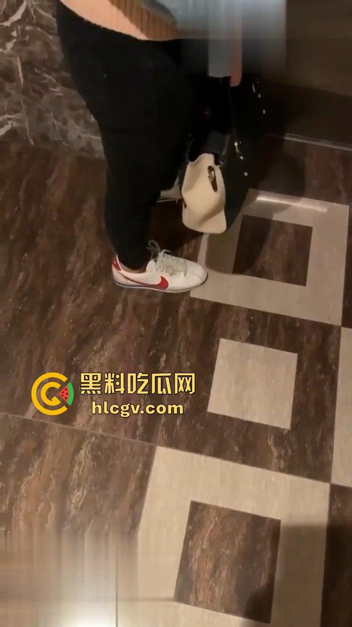 性感台妹【陈颖】清纯外表掩不住骚劲！私下就是只母狗，床上被操到语无伦次只剩淫叫！