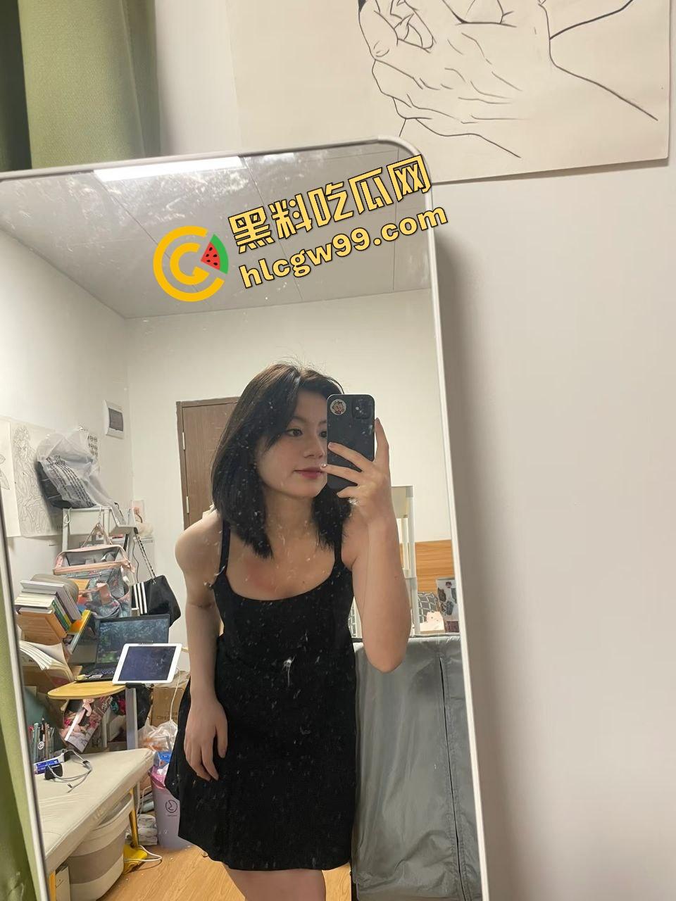 太原师范学院炮台骚母狗【谢允】与精壮男友酒店记录性爱,多体位各种爆操骚逼!独家曝光流出!