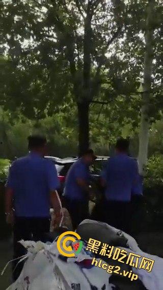 武汉城管打人?官方回应:不好意思,城管是冒充的!