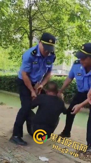 武汉城管打人?官方回应:不好意思,城管是冒充的!