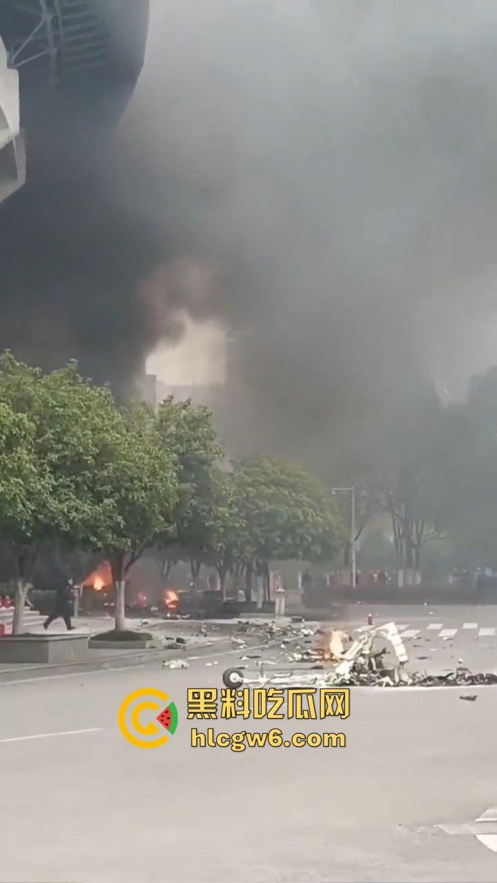 无人机大闹荆州奥体中心，飞行器自作主张冲向构筑物，伤者急救中 飞行员估计没上过航校？