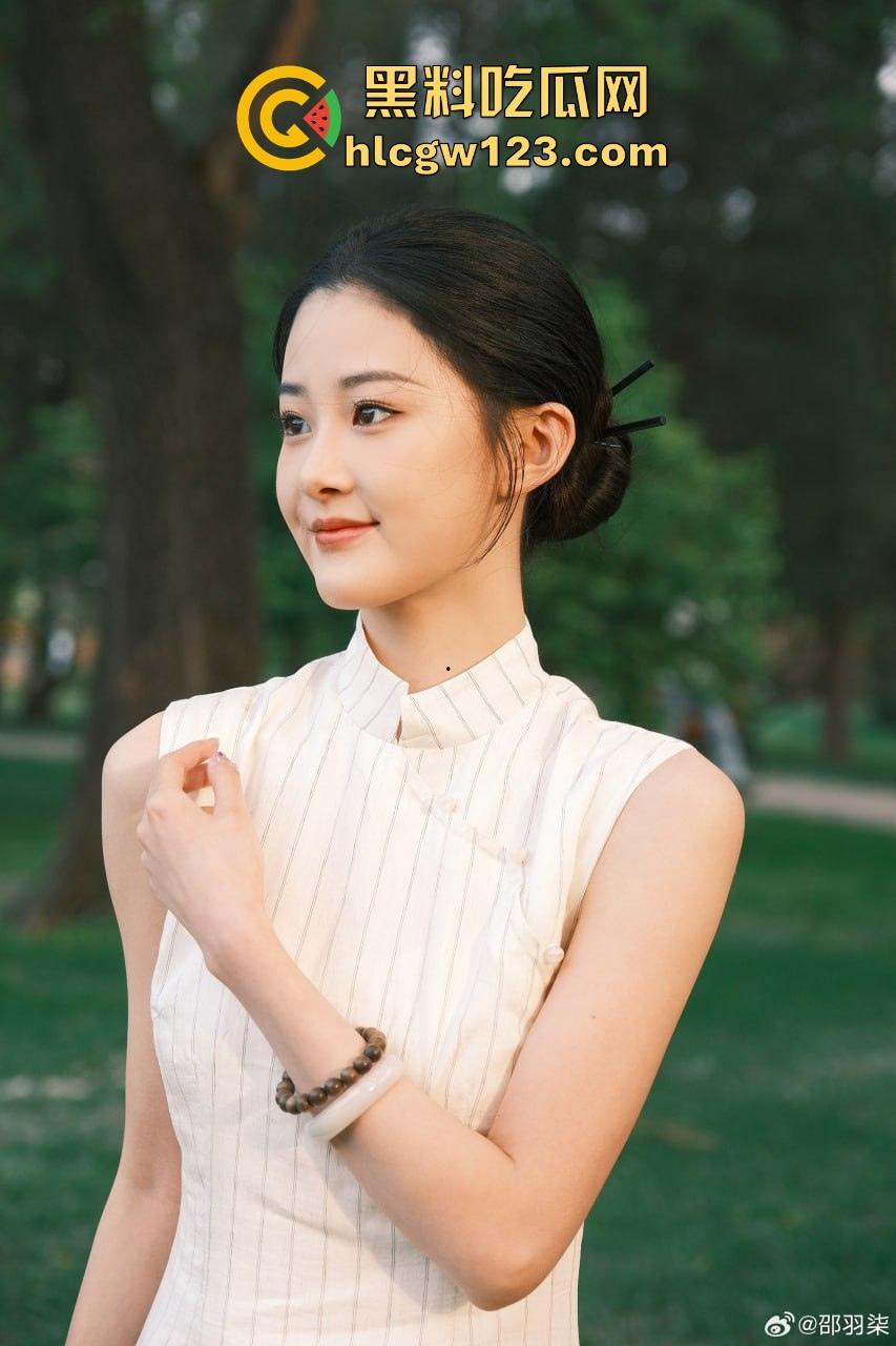 与老姐激情l乱伦 交合后仿佛打通任督骚脉 成功激发老姐淫骚本性 黑丝老姐越来越骚了!