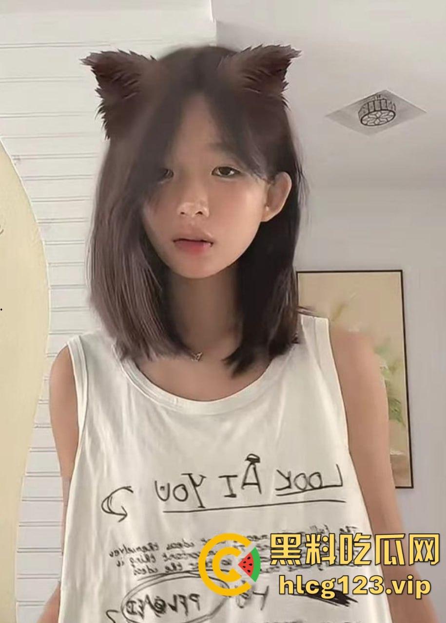 快手网红『小狗的烦心事』下海直播曝光!文静眼镜妹全裸深喉假阳具,反差大到让人看呆!