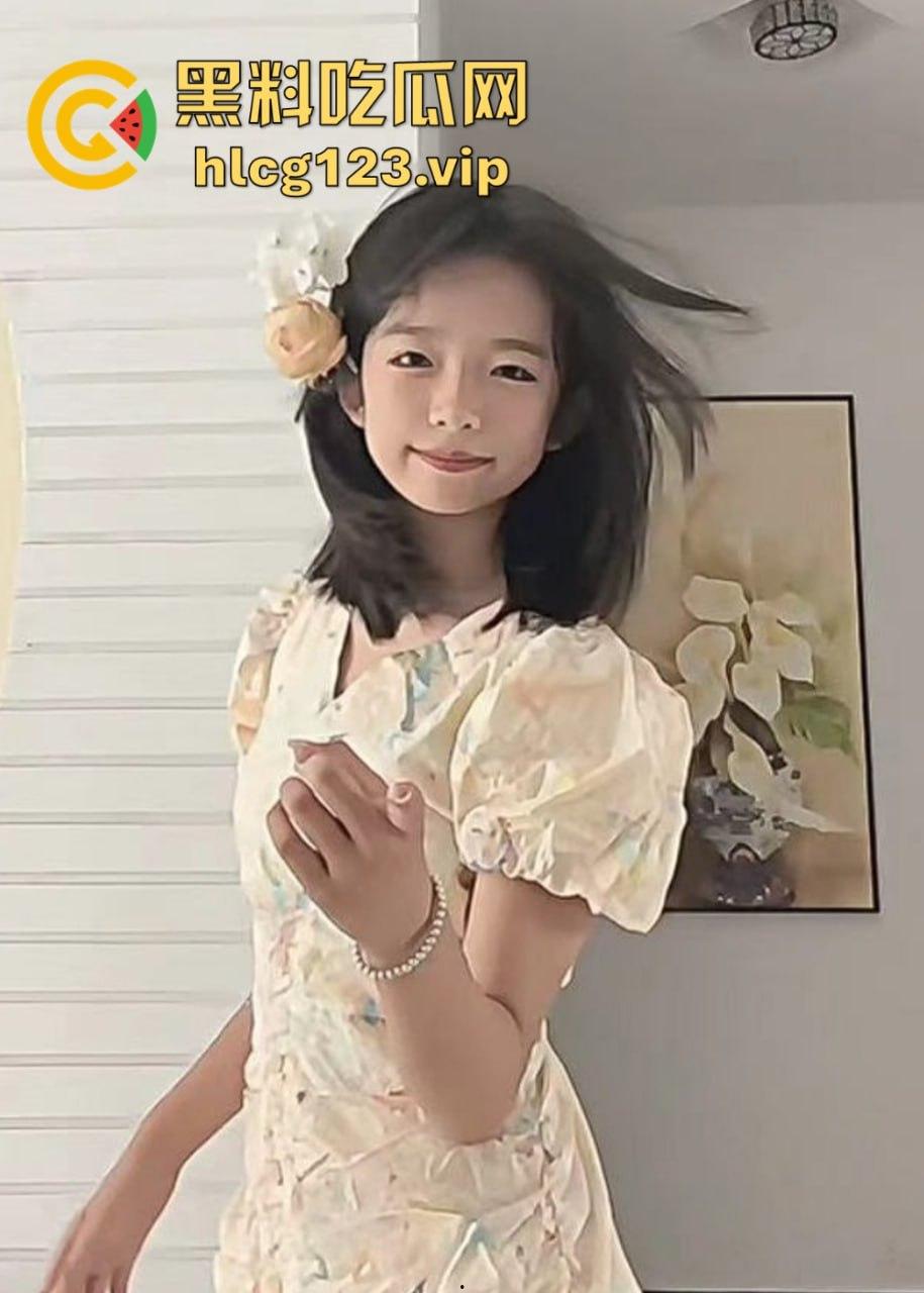 快手网红『小狗的烦心事』下海直播曝光!文静眼镜妹全裸深喉假阳具,反差大到让人看呆!